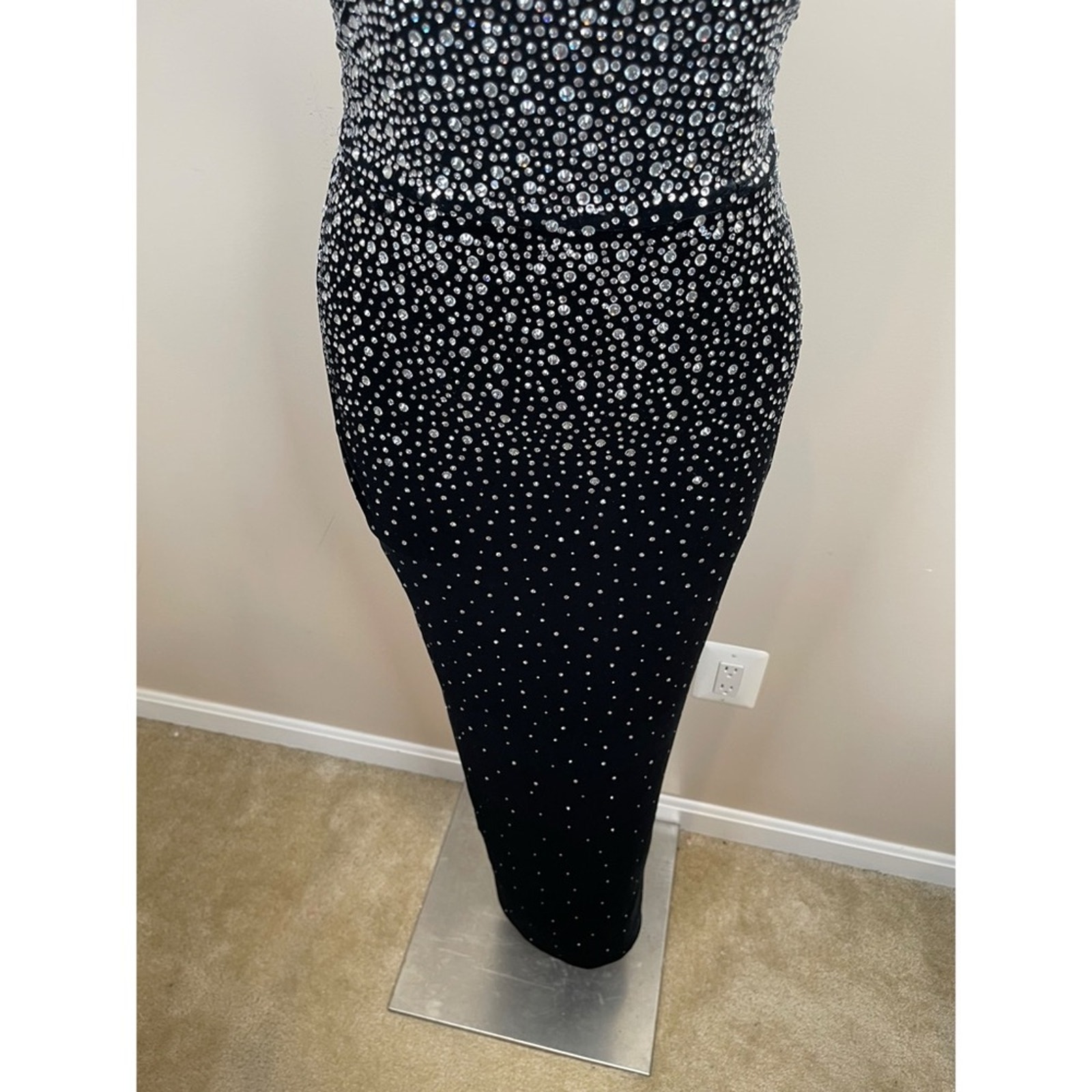Alex Perry Singlet Sweetheart Crystal Embellished Column Black Maxi Dress Sz 4 — image 5 of 8